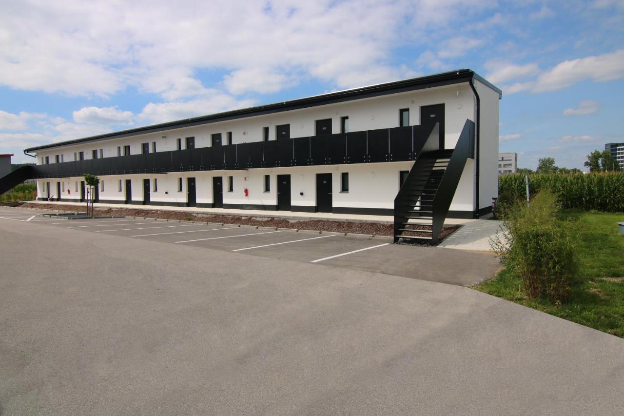 Me Hotel By Wmm Hotels Meitingen エクステリア 写真