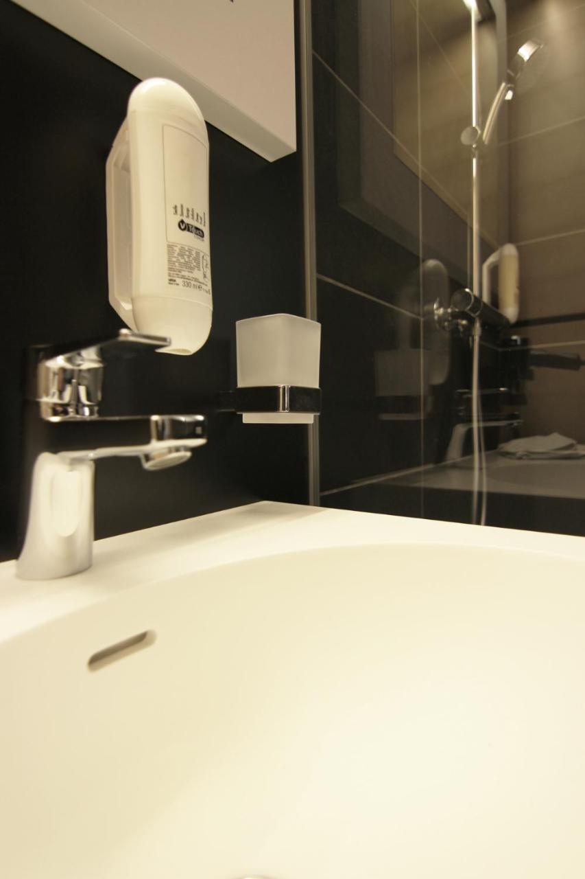 Me Hotel By Wmm Hotels Meitingen エクステリア 写真
